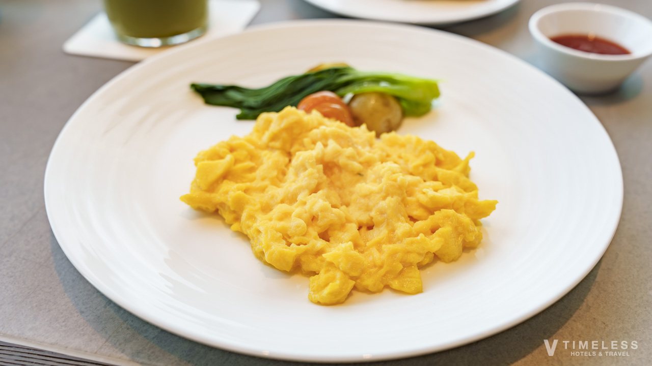 JWマリオット・ホテル東京のラウンジ朝食｜ふんわり仕上げたオーダー式スクランブルエッグ