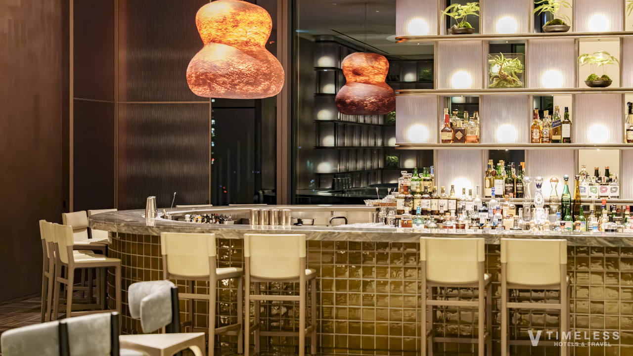 カウンターで味わう一杯｜JW Barの洗練された夜の表情