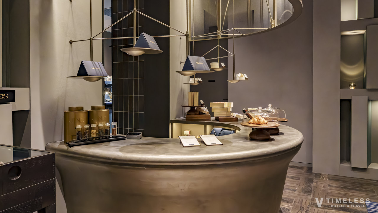 洗練された空間と丁寧に並ぶホテルメイドのベーカリー