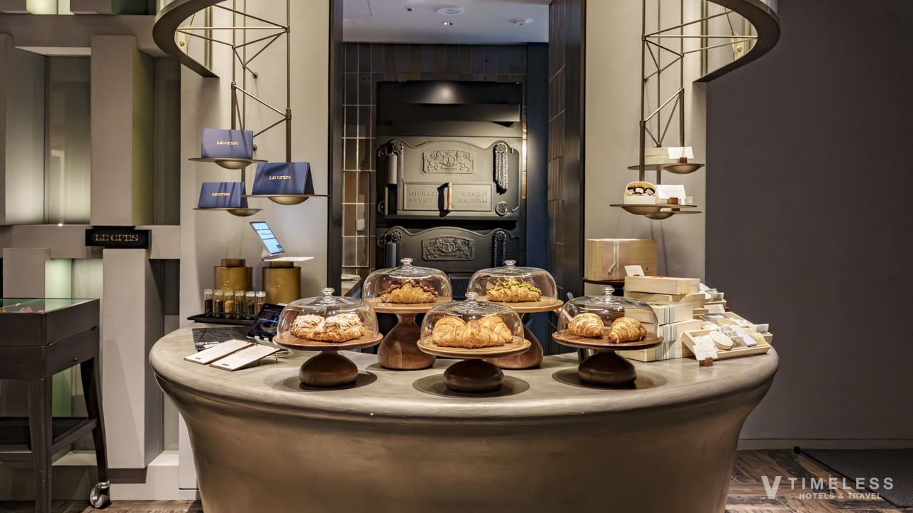 上質な素材感が際立つル・クレスのベーカリーカウンター