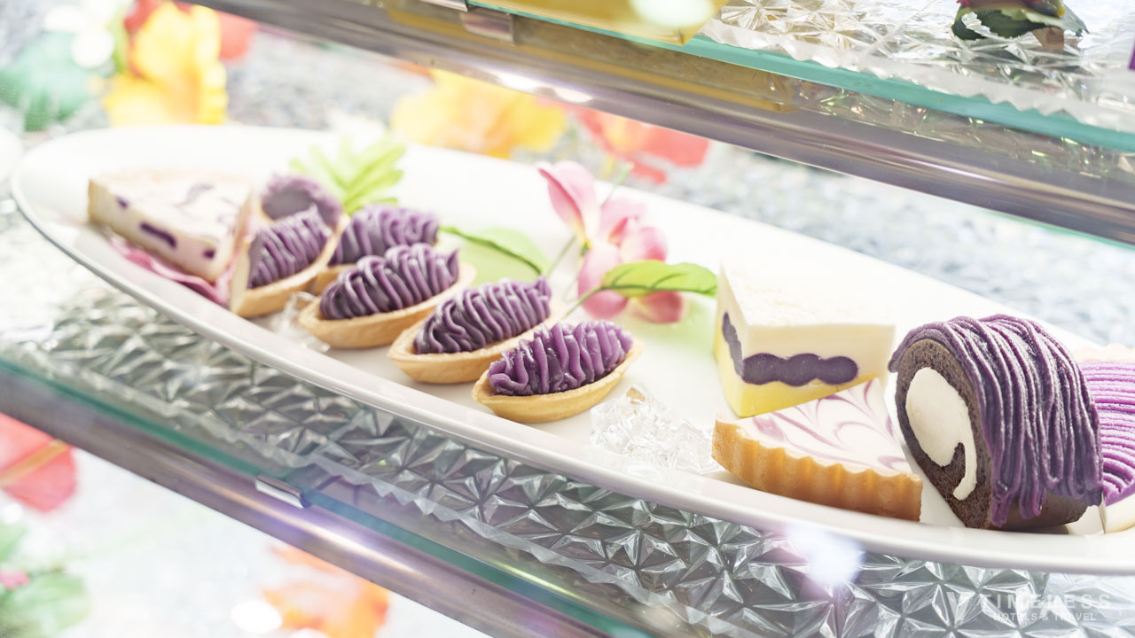 御菓子御殿の紅いもタルトと紅いもケーキ｜店内ショーケースの人気スイーツ