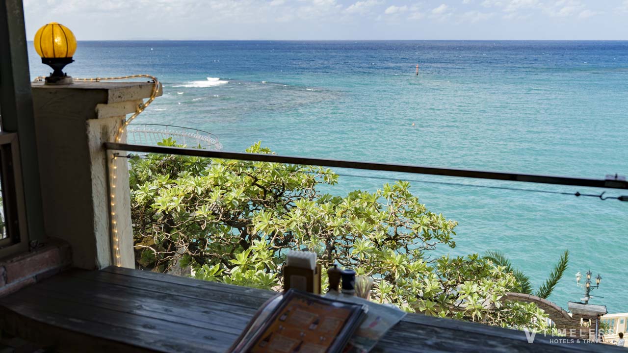 北谷アメリカンビレッジの海を一望できるSeaside Steak Beefy’sの窓際席