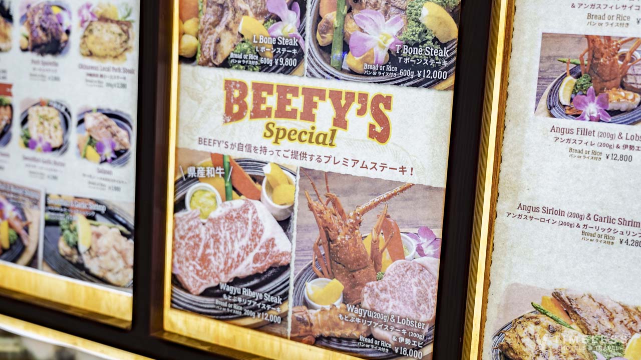 和牛リブアイとロブスターが並ぶSeaside Steak Beefy’sのスペシャルステーキメニュー