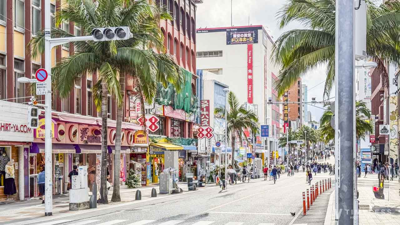 沖縄・国際通りのメインストリート