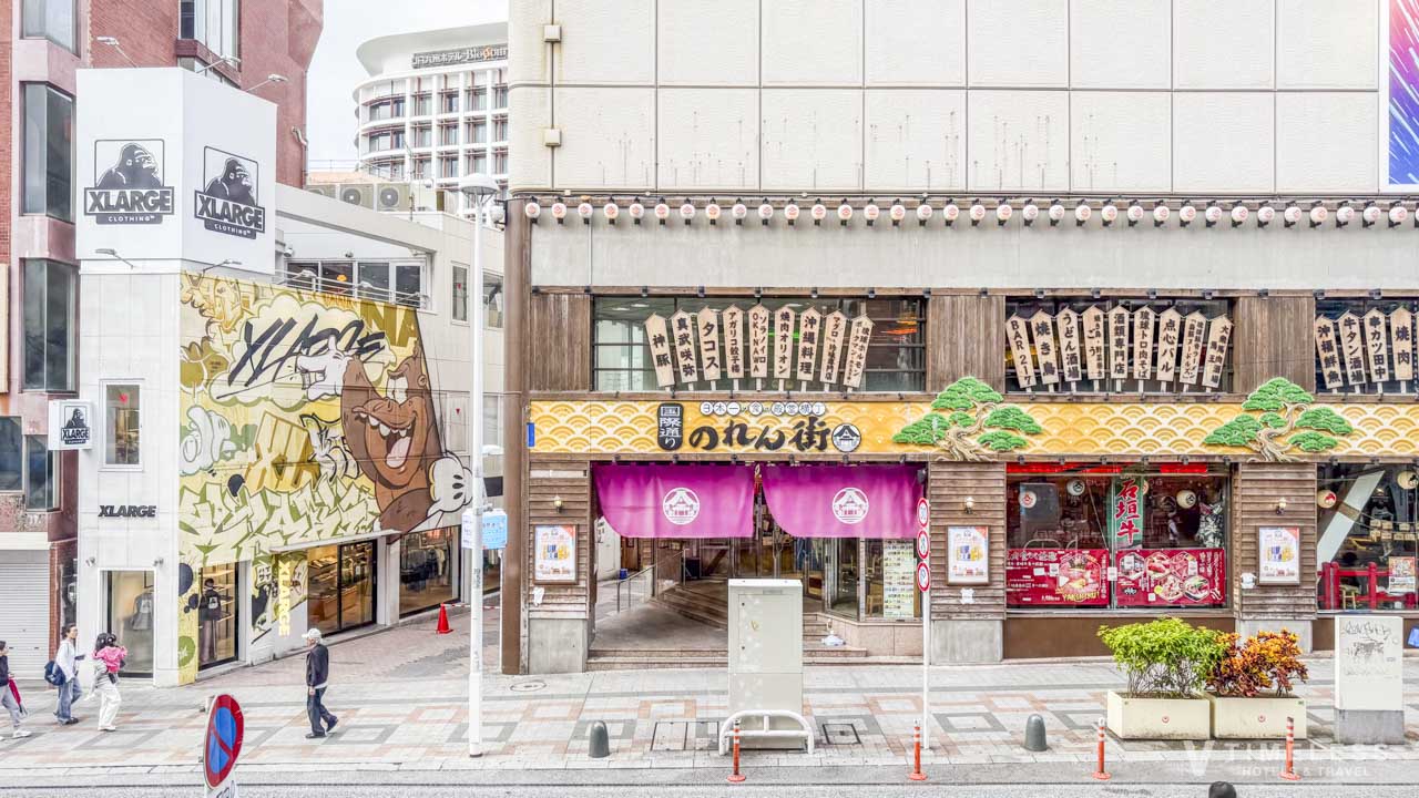 那覇・国際通りの周辺風景｜通り沿いの店舗が並ぶエリア