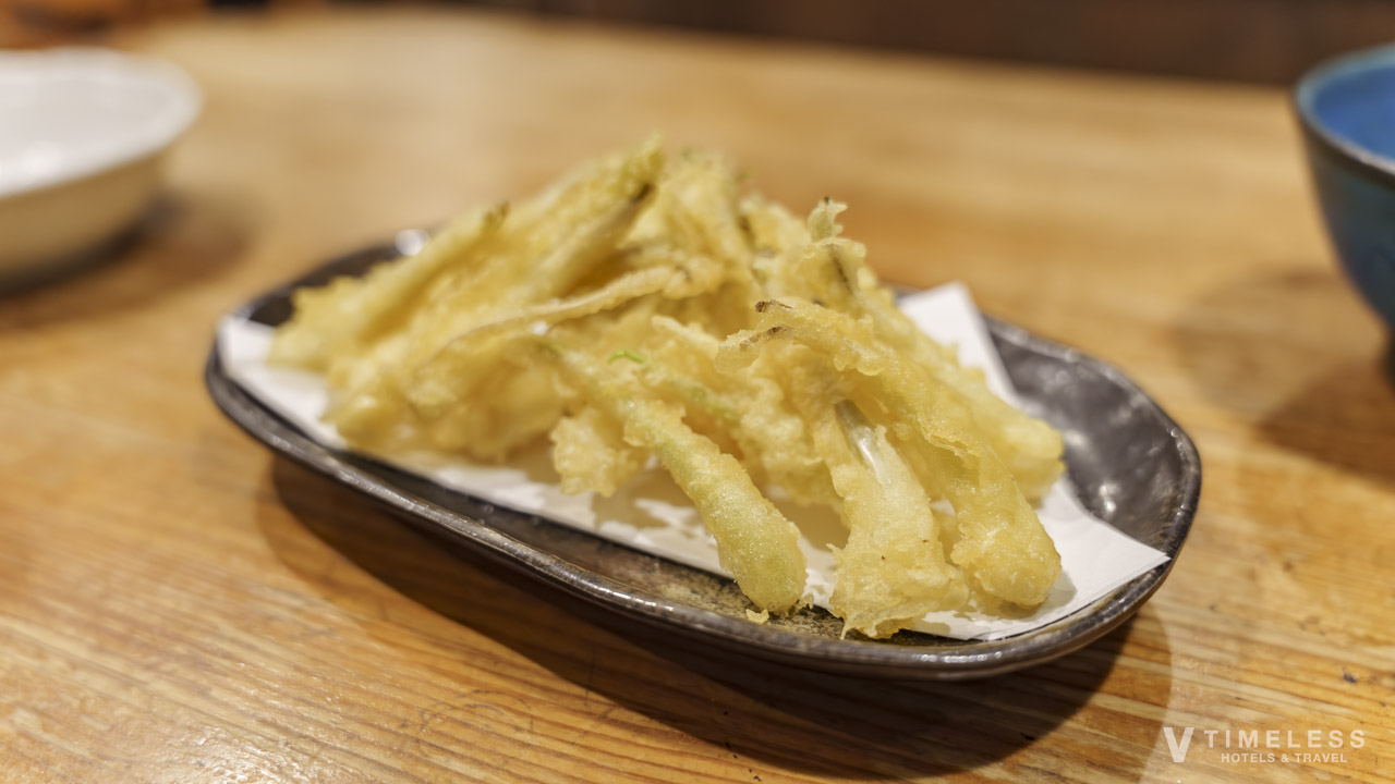 読谷居酒屋 味ごころ たいしょうの島野菜天ぷら|揚げたてサクサクの島らっきょうの天ぷら