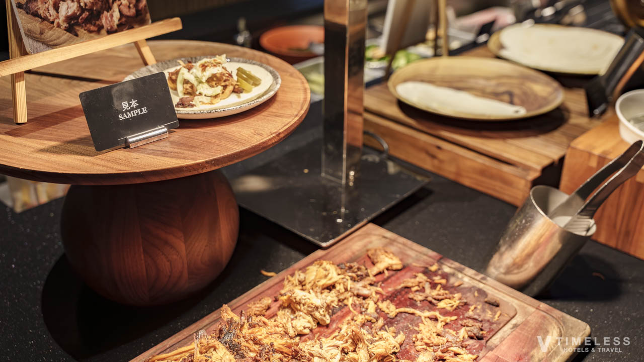 クラブラウンジのアペリティフタイムで楽しめるプルドポークコーナー