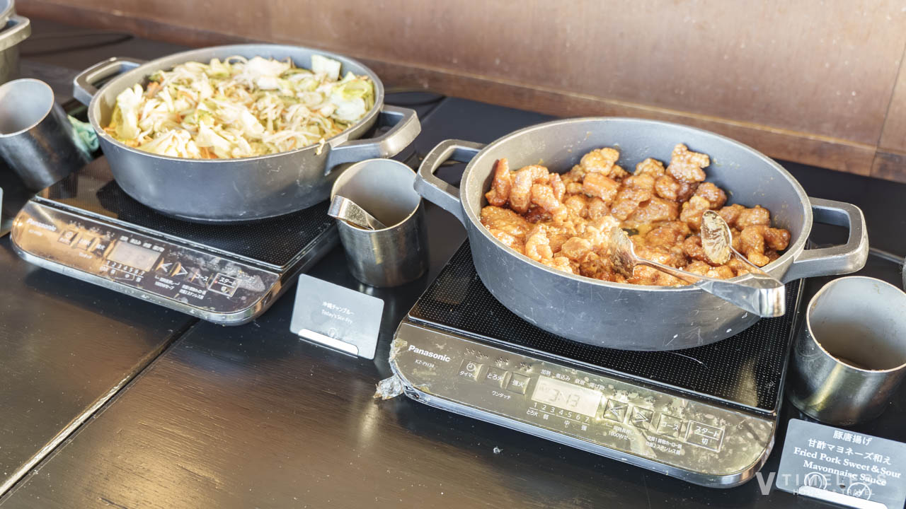 オリエンタルホテル沖縄リゾート&スパ 朝食 じなんぼう｜炒め物と揚げ物の温製メニュー