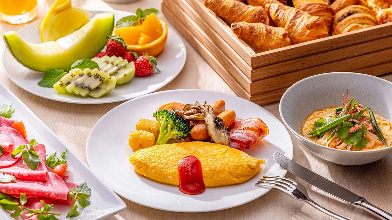 朝食ビュッフェ|約60種類、早朝から利用OK