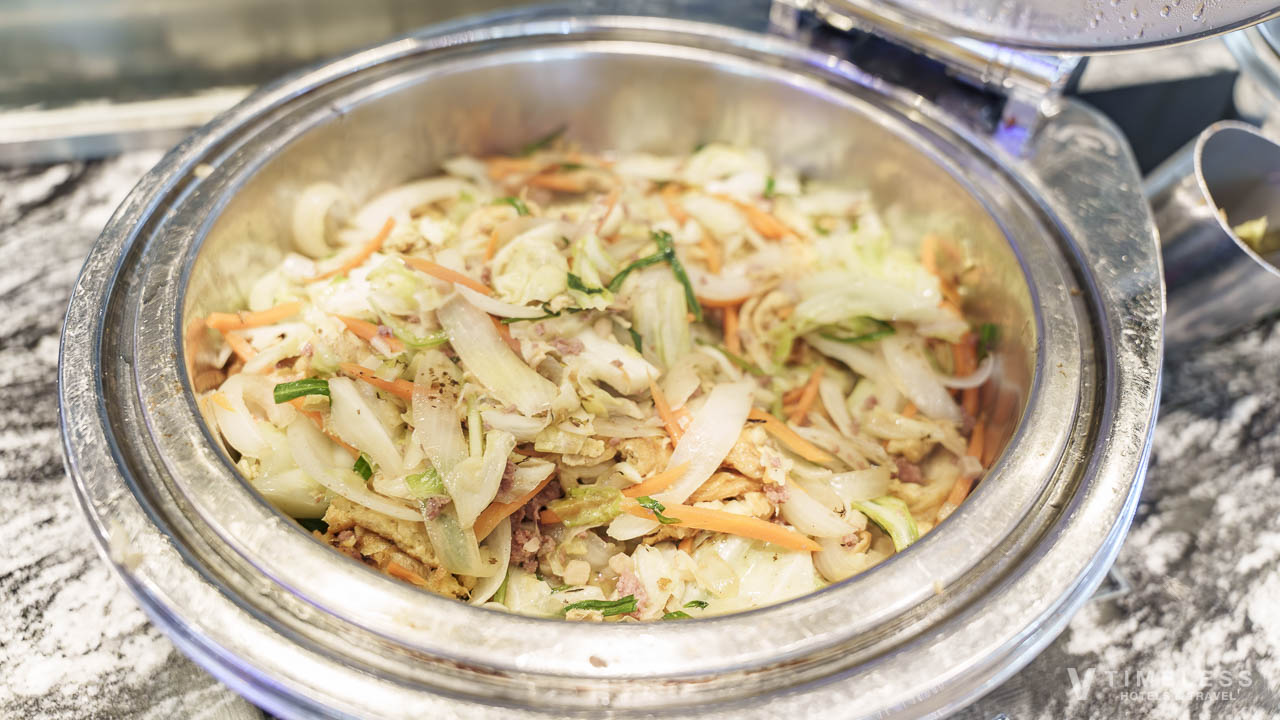 セイルフィッシュカフェ朝食ビュッフェの野菜たっぷり炒め料理