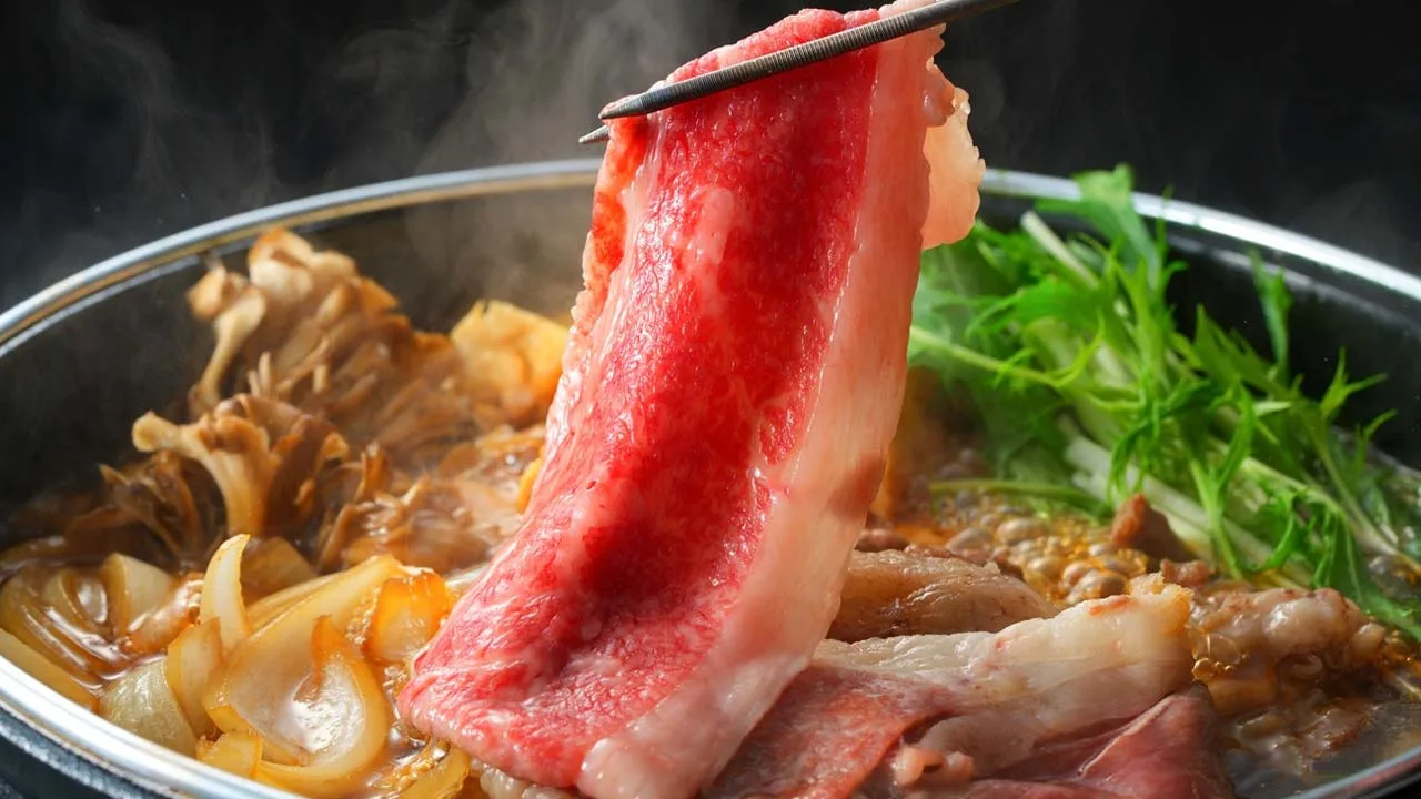 グランドメルキュール別府湾リゾート&スパの夕食で味わうお肉がとろけるような至福の絶品すき焼き