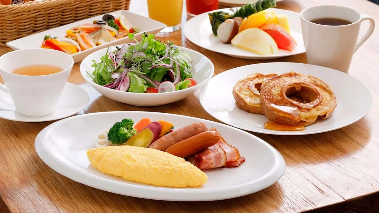 柔らかな朝の光に包まれて味わう絶品フレンチトーストとホテル日航金沢の優雅な朝食