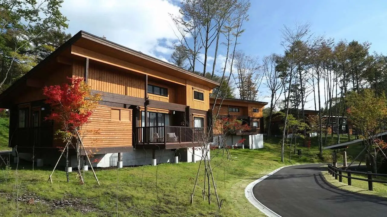 木のぬくもりと静寂に包まれて深呼吸したくなる、軽井沢 浅間プリンスホテルのプライベート感あふれるヴィラ