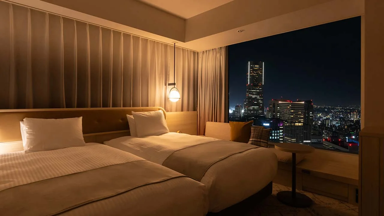 まるで宝石箱のような横浜の夜景をベッドから独り占めできる京急 EXホテル みなとみらい横浜の心ときめく客室