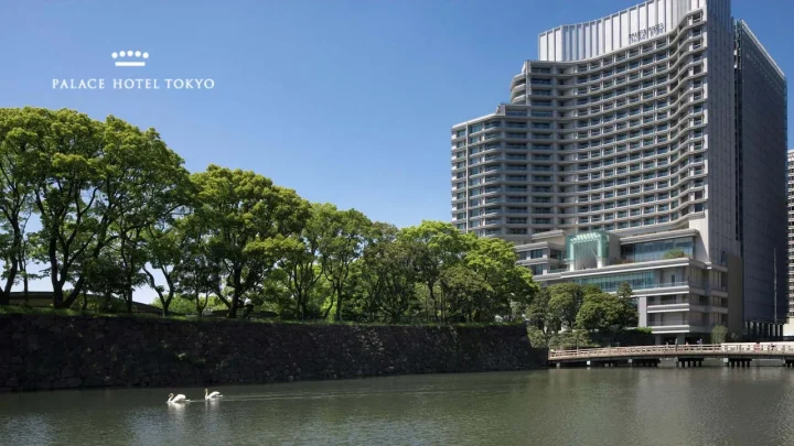 パレスホテル東京｜丸の内1-1-1、緑と水を望むバルコニーで迎える「最上質の日本」の朝