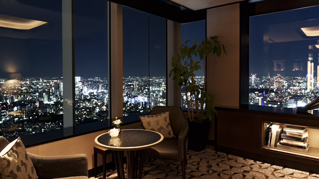 ザ・リッツ・カールトン東京 クラブラウンジ|夜景を望む窓際の席