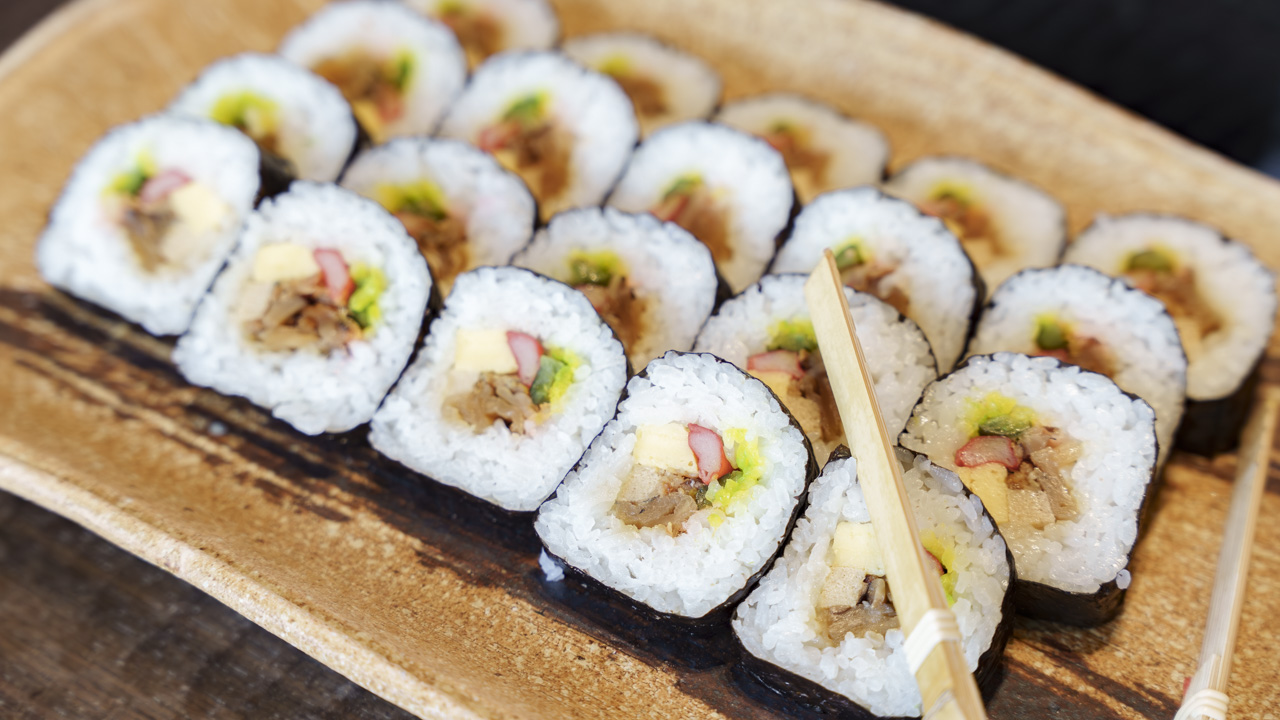 ザ・リッツ・カールトン東京 タワーズの朝食|彩りの美しい巻き寿司